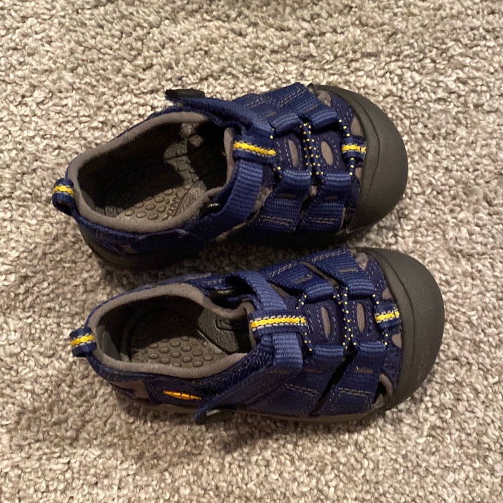 NWOT Infant Size 5 Keen Sandals